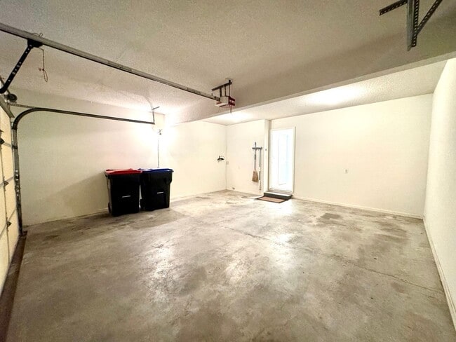 Building Photo - 508 W Clark St