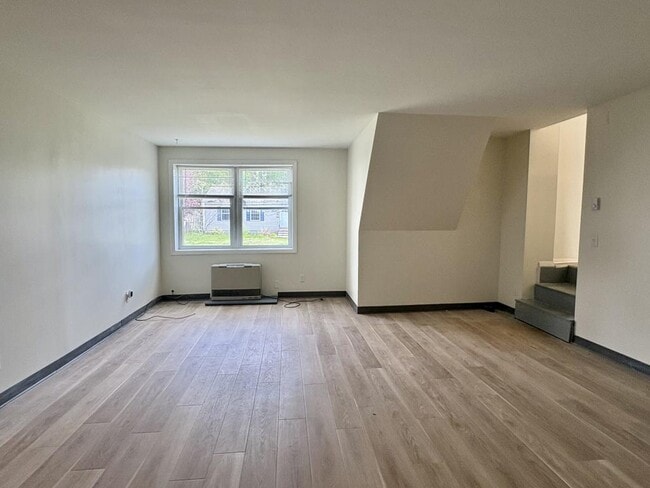 Building Photo - 82 N Kelsey St