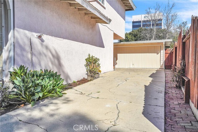 Building Photo - 3712 Weston Pl