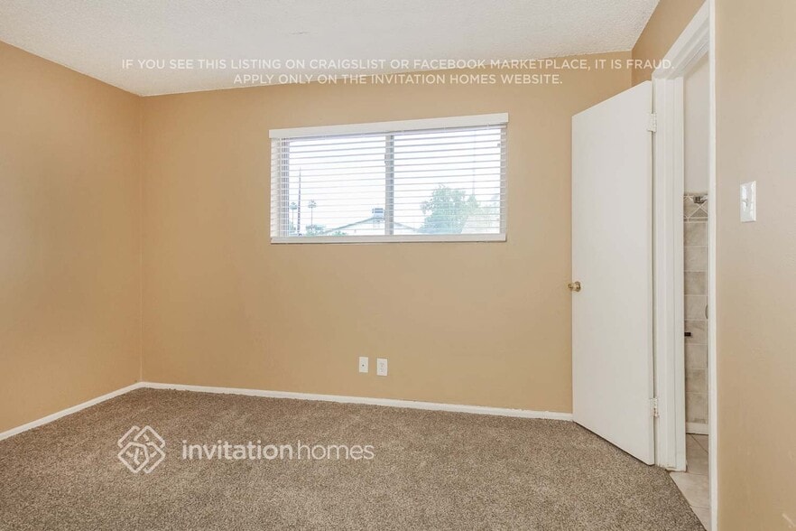 Building Photo - 3910 W Loma Ln