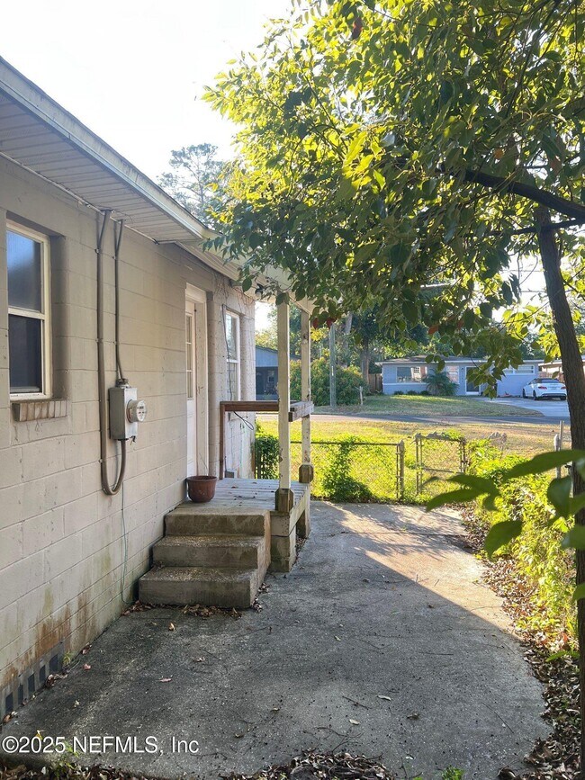 Building Photo - 1359 Stimson St