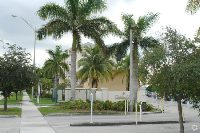 Primary Photo - Dadeland Vista