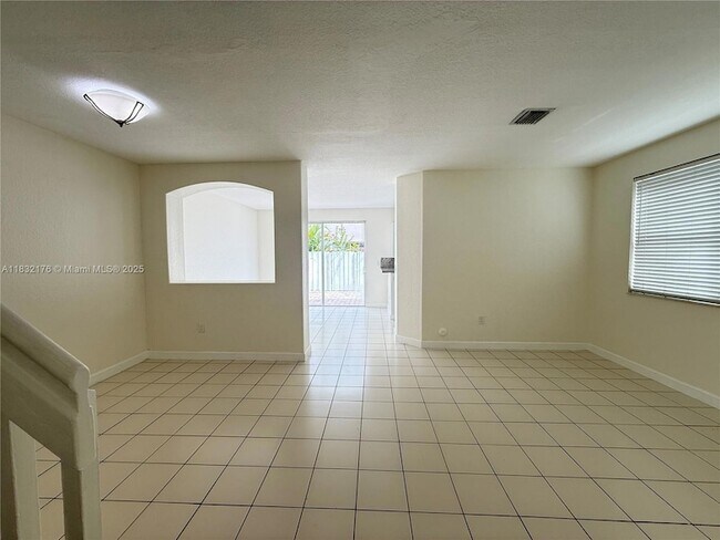 Building Photo - 15131 SW 23rd Ln