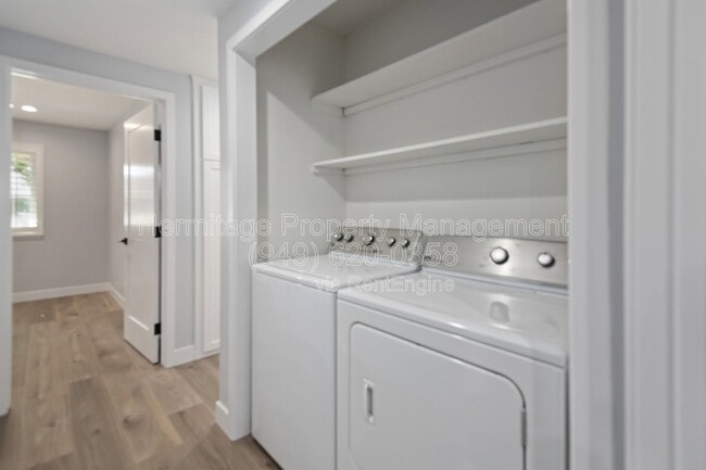 Building Photo - 1199 E 1st St