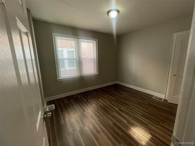 Building Photo - 14828 Sussex St