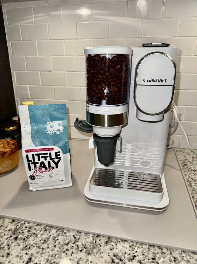 Building Photo - 1431 Pacific Hwy