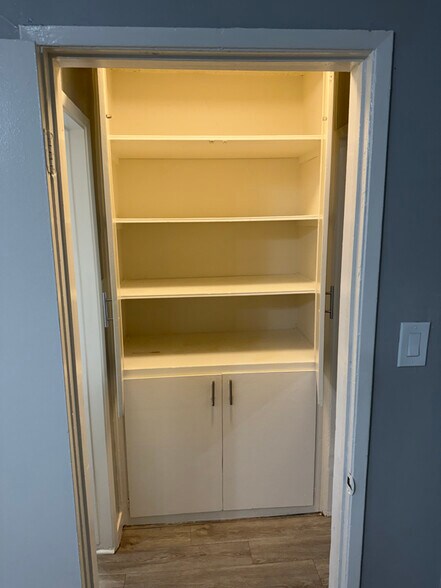 Building Photo - 3337 S Durango Ave