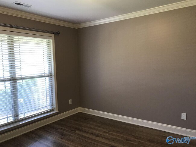 Building Photo - 244 Healey Dr