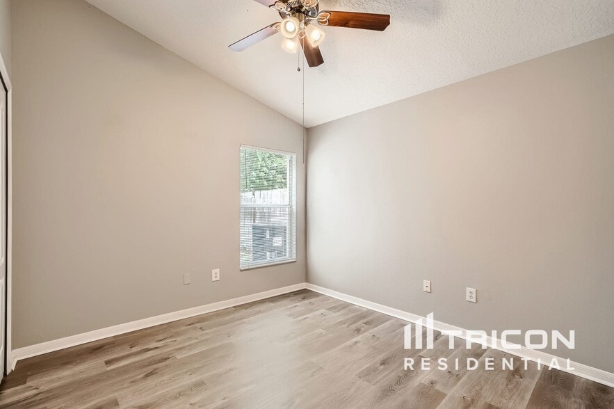 Building Photo - 3806 Bellewater Blvd