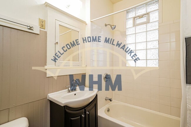 Building Photo - 2934 N Bremen St