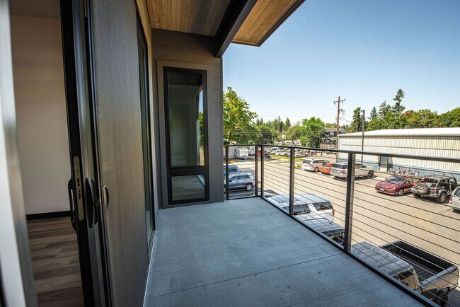 Building Photo - Modern Midtown Living | 2 Bed, 2 Bath Near...
