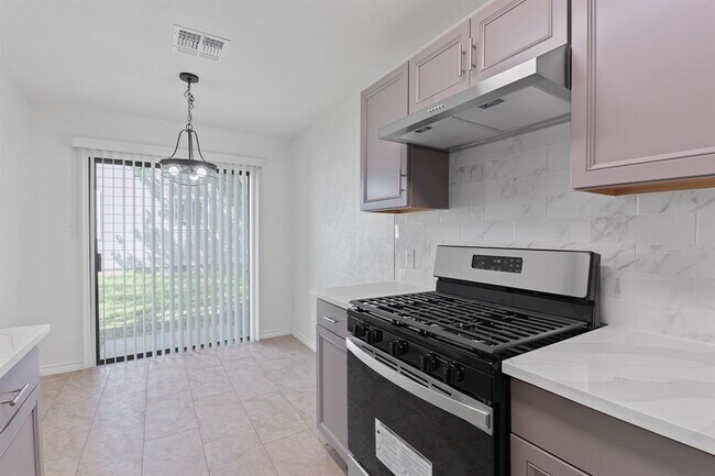 Building Photo - 11500 Ruffed Grouse Dr