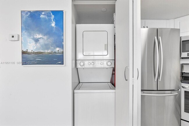 Building Photo - 8911 Collins Ave