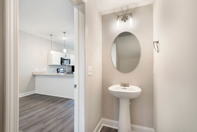 Building Photo - Excell Pointe 2 Bedroom Townhomes