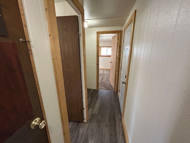 Building Photo - 2 Bedroom 1 Bath Updated Mobile Home in A & J Mobile Home Park