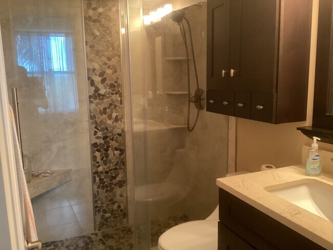 Building Photo - 1391 S Ocean Blvd