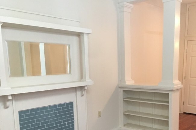 Building Photo - 3302 Delachaise St