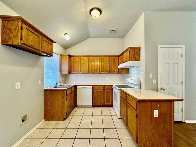 Building Photo - 633 NW 121st St