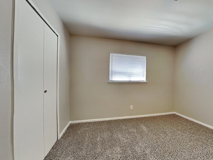 Building Photo - 524 Hardwood Trail