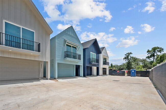 Building Photo - 4612 Crown Grove Ln