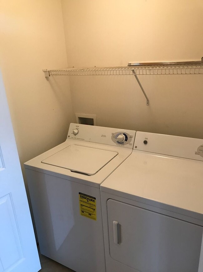 Building Photo - 3BR Home in Huntersville