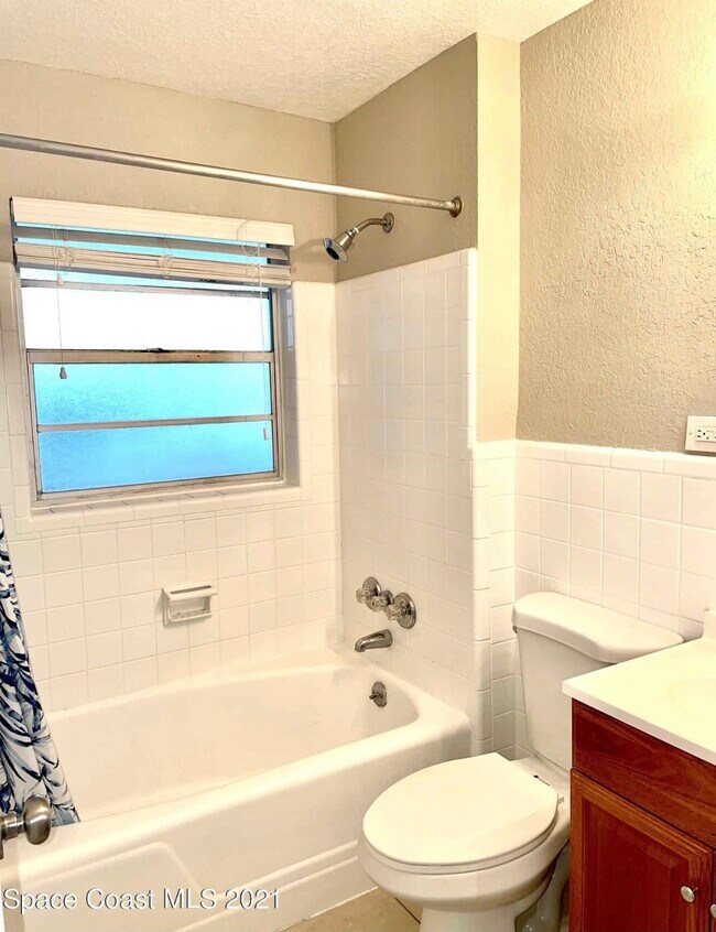 Bathroom 1 - 141 Saint George Rd
