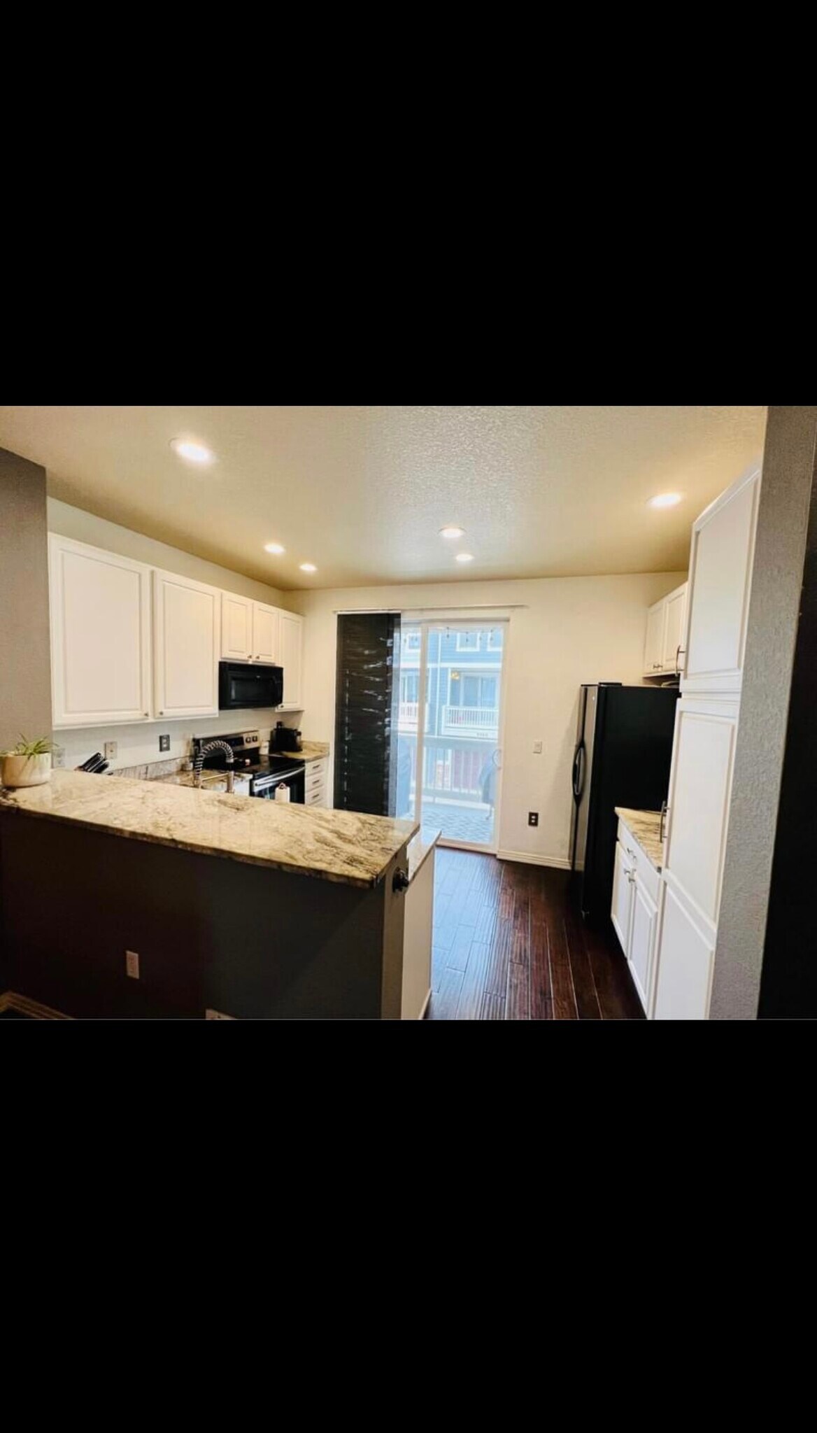 Building Photo - 9362 Amison Cir