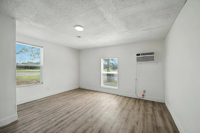 Building Photo - 320 T A Carroll Ave