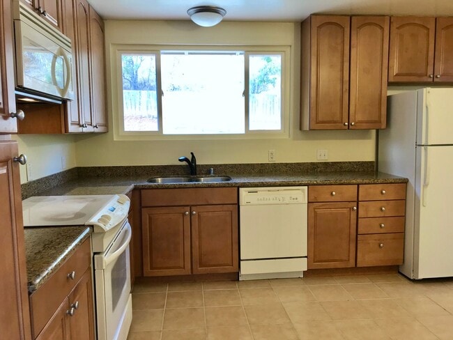 Building Photo - Delightful SSF 3 bed/2 bath Home