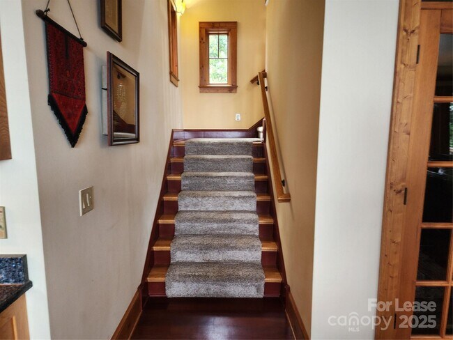 Building Photo - 16946 Belle Isle Dr