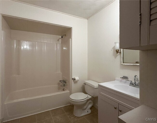 Building Photo - 821 Floyd Ave