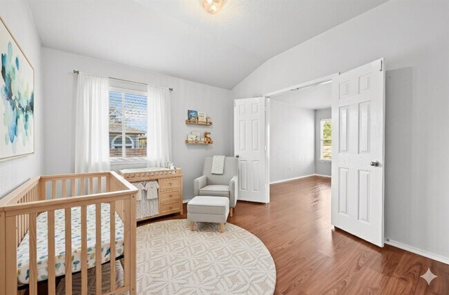 Building Photo - 267 Waterloo Dr