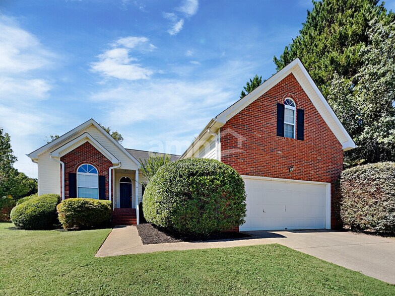 Primary Photo - 104 Windy Meadow Way