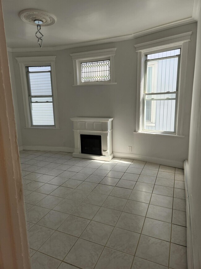 Building Photo - For Rent