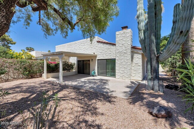 Building Photo - 5526 N 71st St