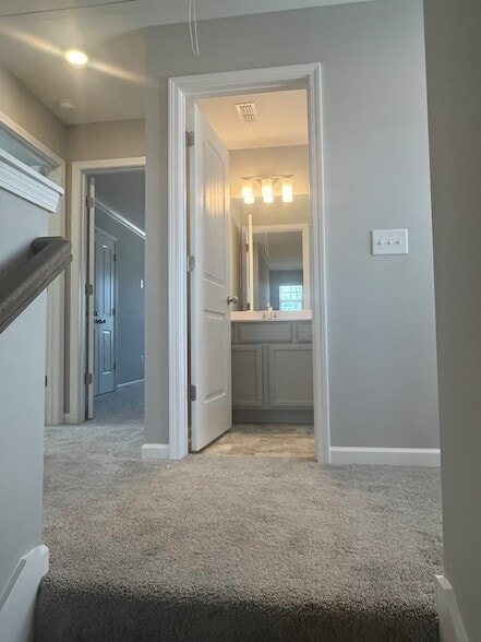 Building Photo - 153 Stonehenge Cir