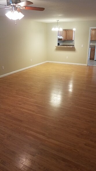 Building Photo - 3980 Howard Gap Rd