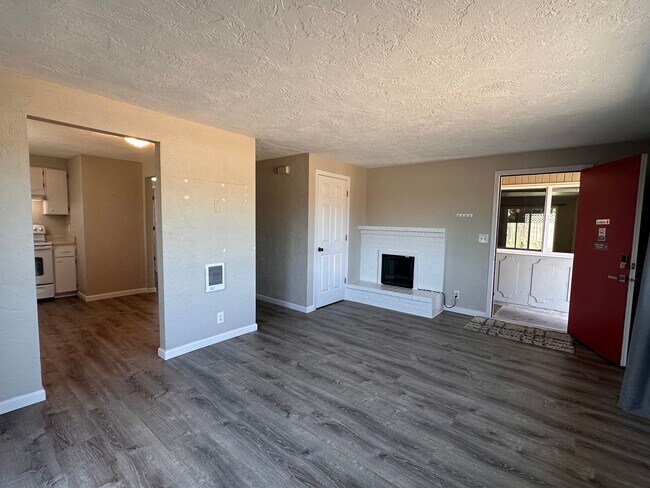 Building Photo - 148-38th Place Duplex