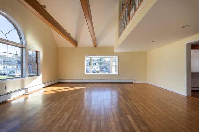 Building Photo - 4 Pheasant Ct