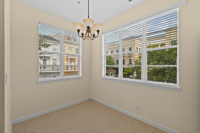 Building Photo - 147 Greenwich Cir