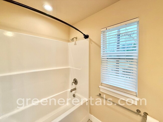 Building Photo - Modern 1-Bedroom Home with Yard, Deck & Ca...
