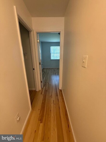 Building Photo - 28 Oak Shadows Ct