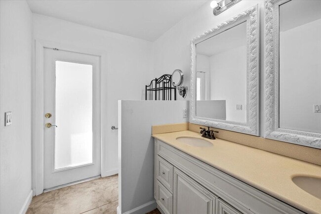 Building Photo - 5434 NW 87th Terrace