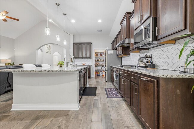 Building Photo - 3013 Chalice Well Dr