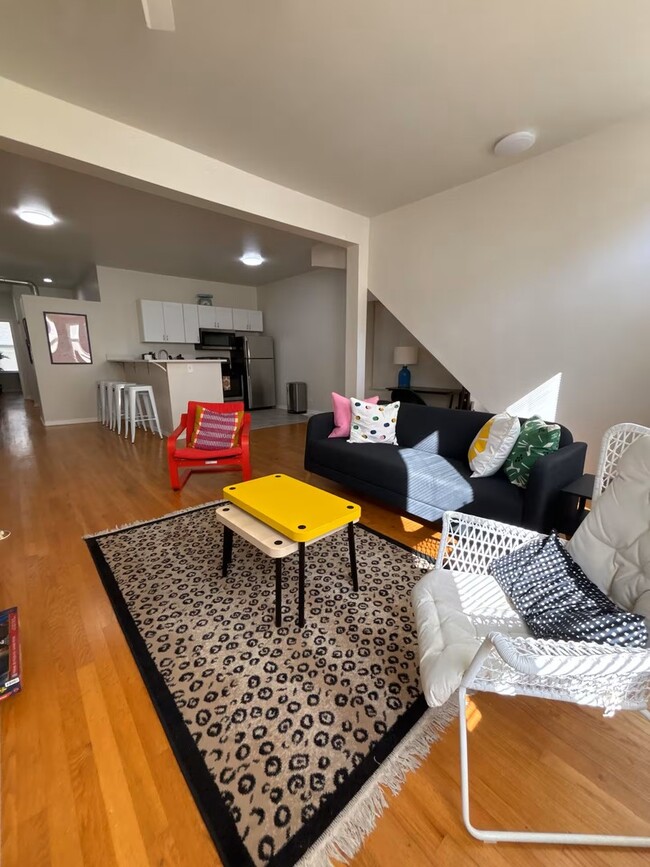 Building Photo - 2122 W Huron St