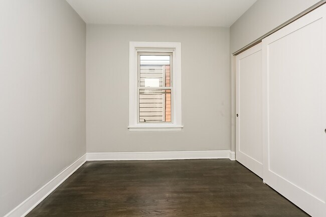 Building Photo - 2208 N Talman Ave