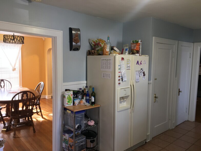 Kitchen - 1304 Dunklin St