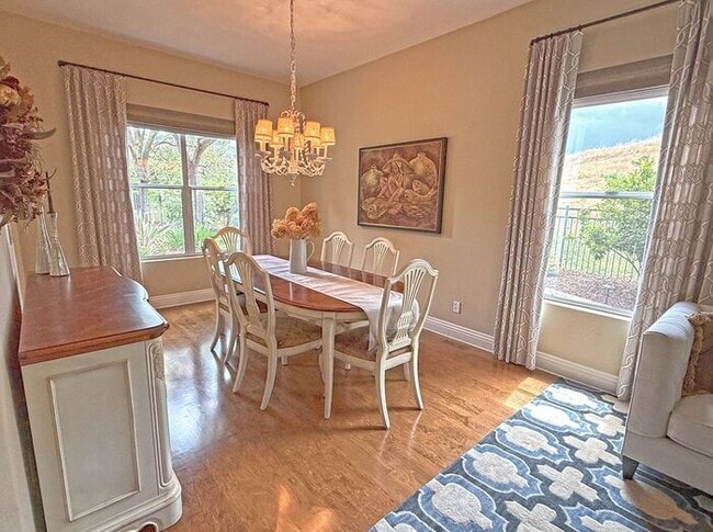 Building Photo - 5881 Capilano Dr