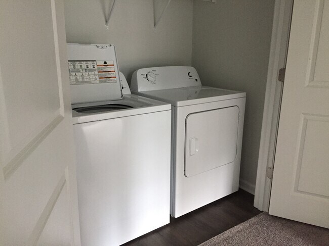 Building Photo - 227 Ceasar Pl