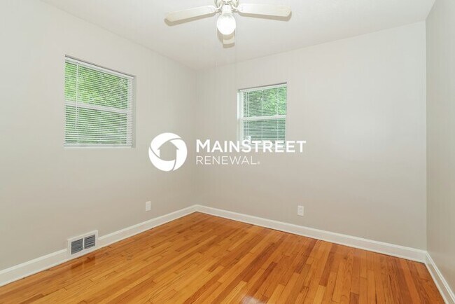 Building Photo - 3 Bedroom Pet-Friendly Home in Louisville,...
